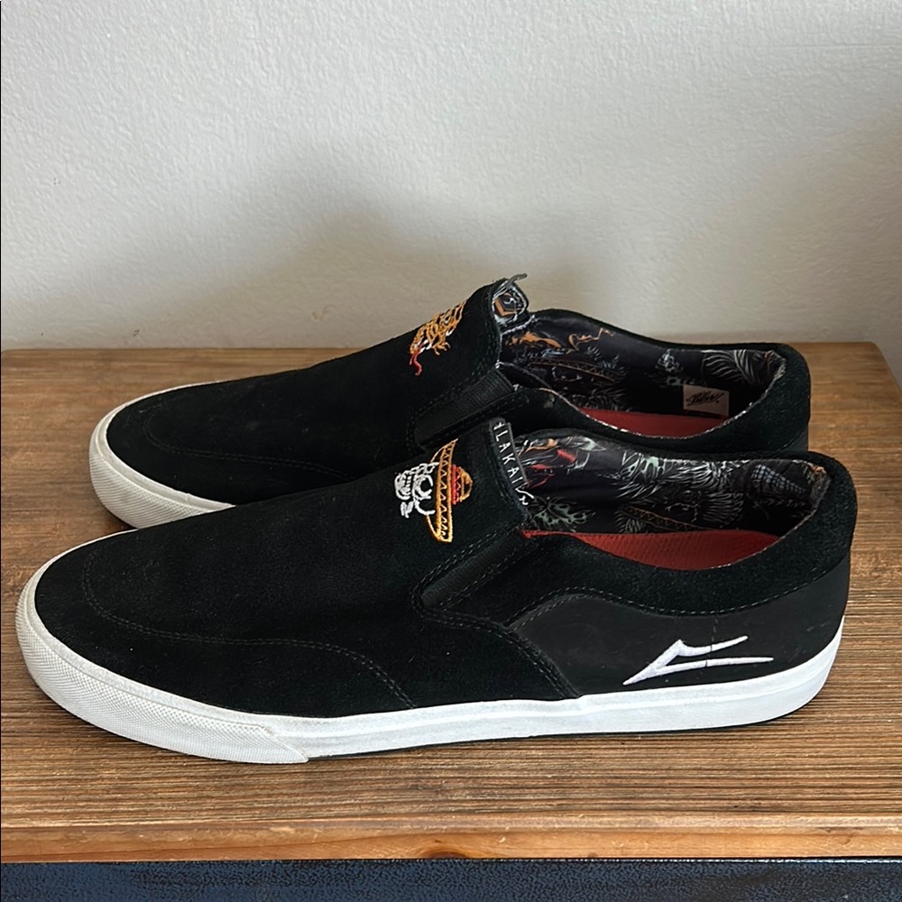 Black and White Minimalist Skate Sneakers